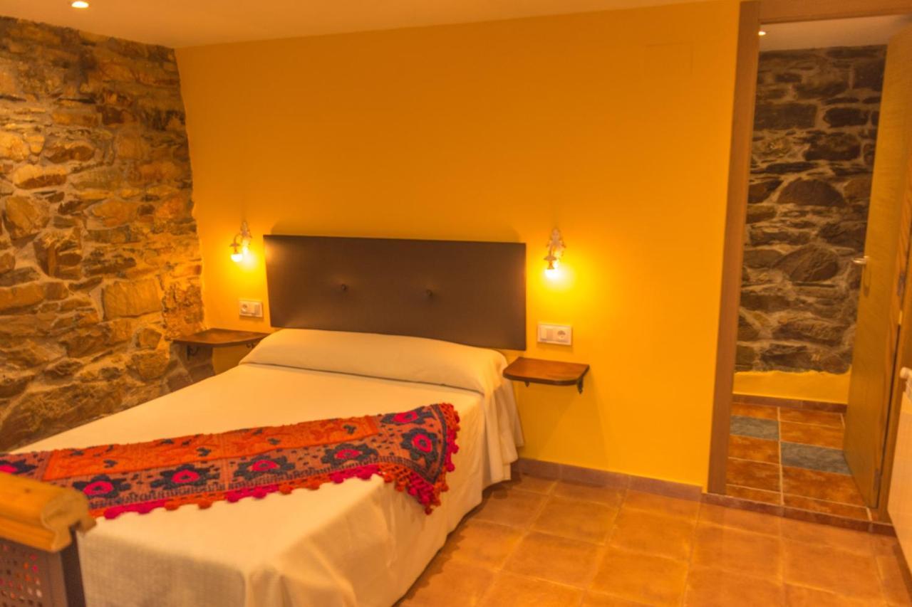 Apartamentos Rurales Tia Vicenta سانتا إيولاليا دي أوسكوس المظهر الخارجي الصورة