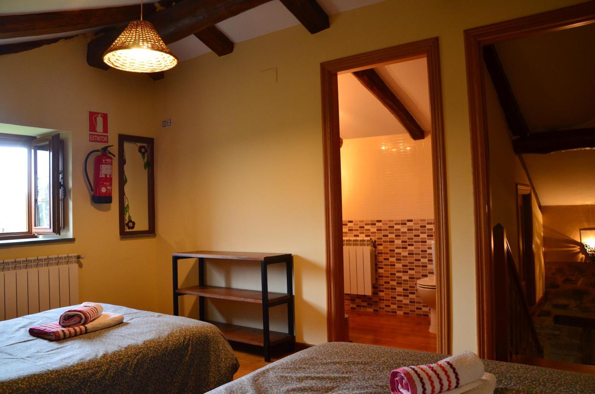 Apartamentos Rurales Tia Vicenta سانتا إيولاليا دي أوسكوس المظهر الخارجي الصورة
