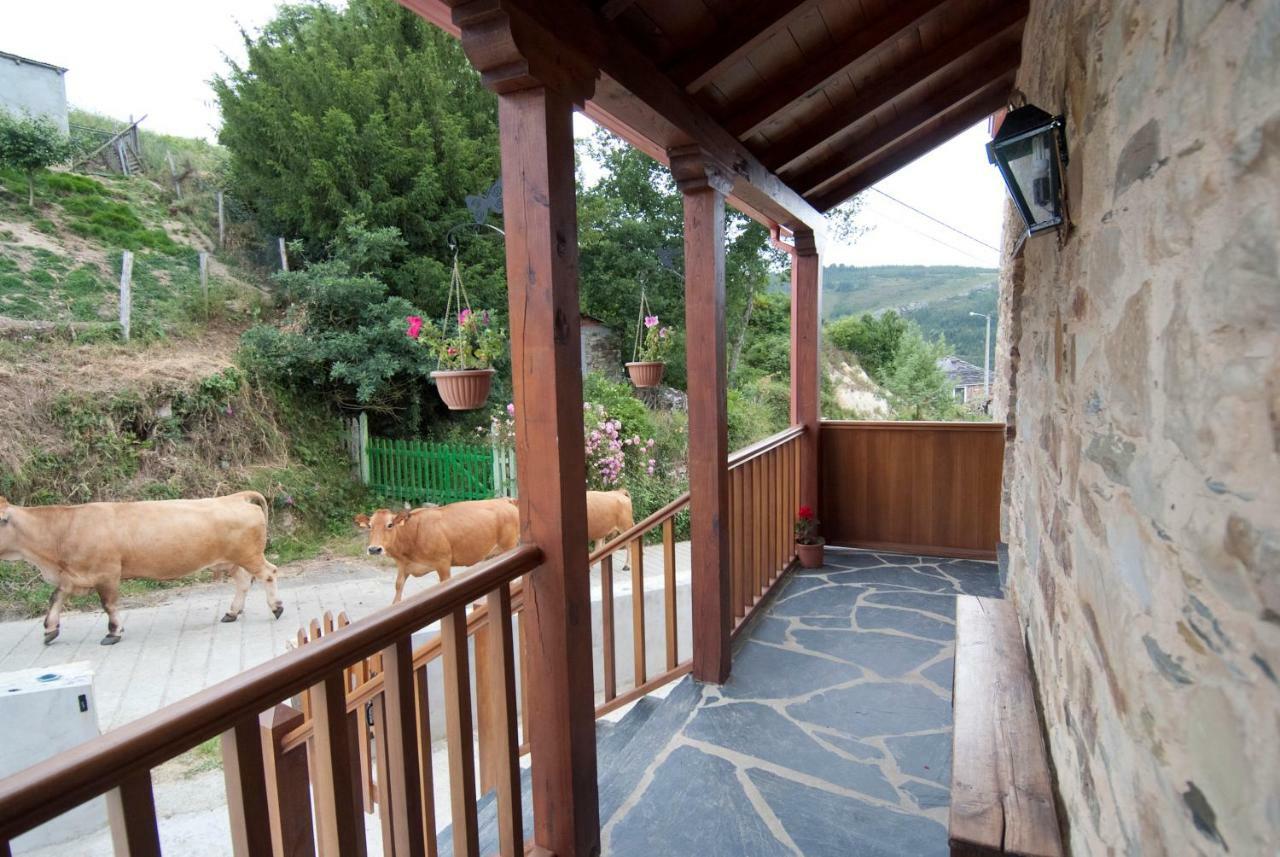 Apartamentos Rurales Tia Vicenta سانتا إيولاليا دي أوسكوس المظهر الخارجي الصورة